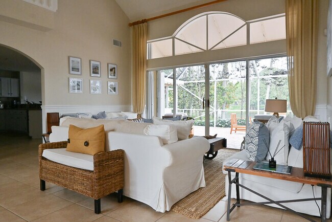 Building Photo - 12828 Meadowbreeze Dr