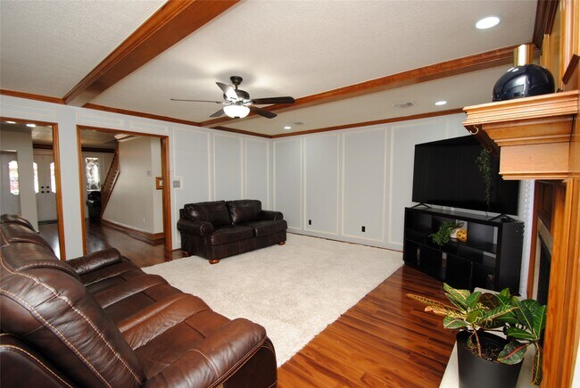 Building Photo - 15007 Pebble Bend Dr