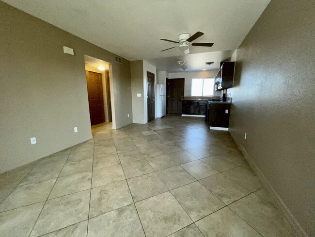 Building Photo - 2 bed 1 bath ground floor $1300 rent BHCRE...
