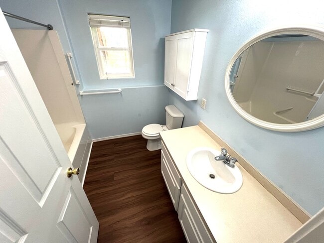 Building Photo - Pet Friendly 4 Bed 2 Bath Single Family Home W/ Fully Fenced Yard, Double Car Garage Located in E...