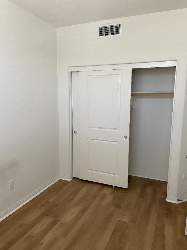 Building Photo - 335 N Fenimore Ave