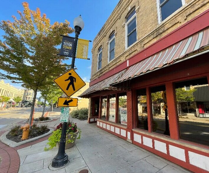 Building Photo - 502 N Main St