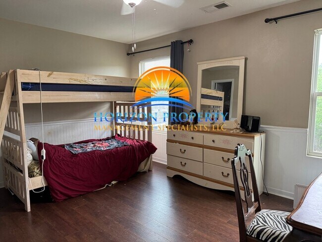 Building Photo - 15355 Tyler Mill Dr