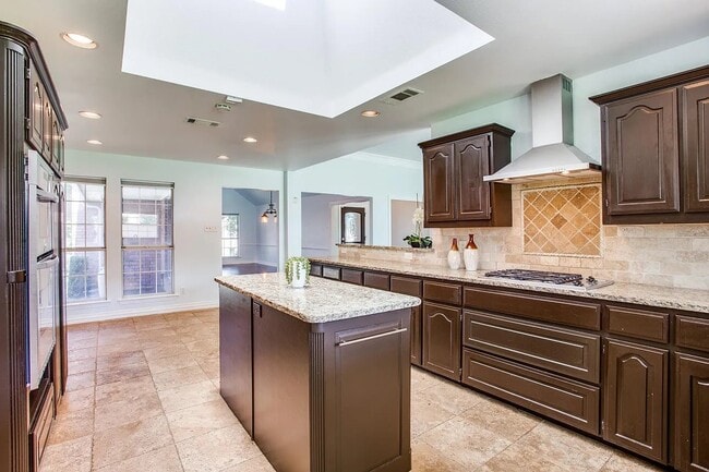 Building Photo - 63 Remington Dr W