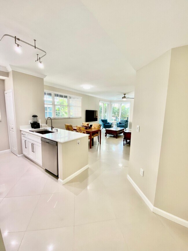 Building Photo - 225 NE 1st St