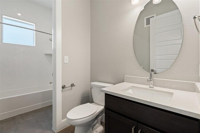 Building Photo - 4501 Jackson Ave