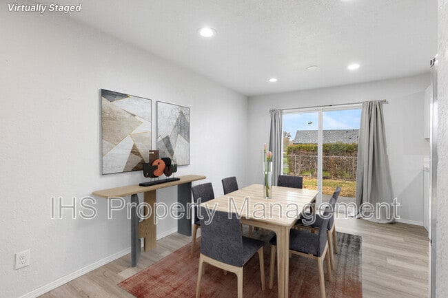 Building Photo - 3714 W 16th Pl