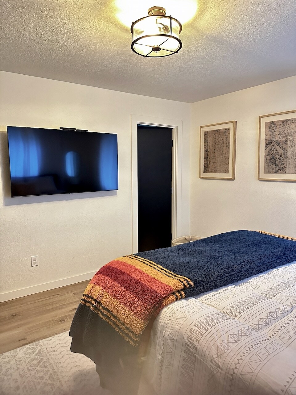 Main level bedroom - 128 Mallard Loop