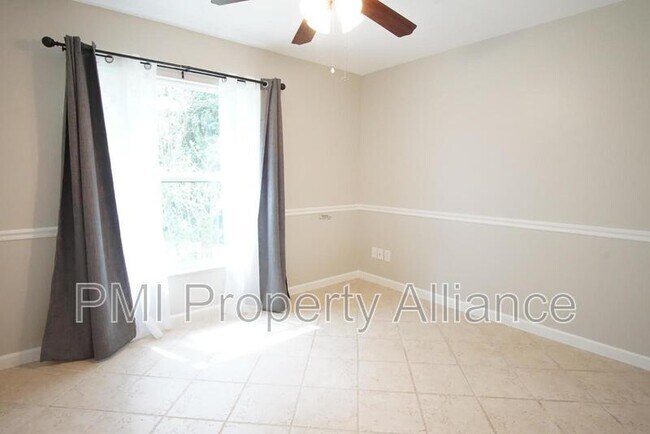 Building Photo - 7944 Goldleaf St
