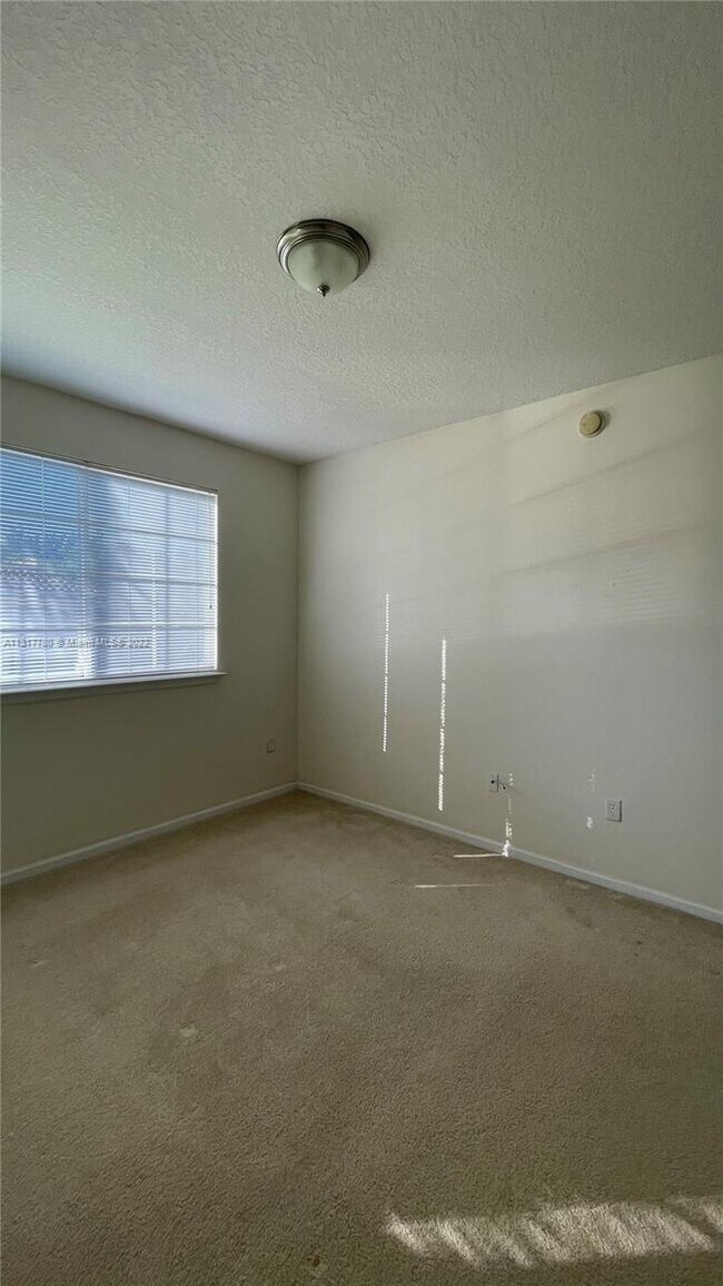 Building Photo - 9887 Baywinds Blvd