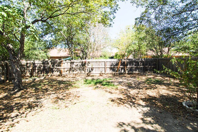 Building Photo - 3223 Tree Grove Dr