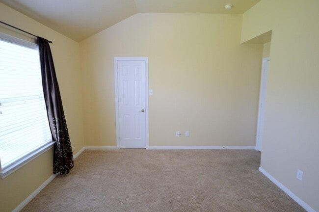 Building Photo - 8311 Kingsbridge Meadow Dr