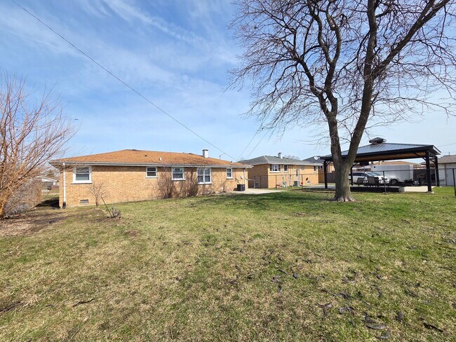 Building Photo - 7841 74th St