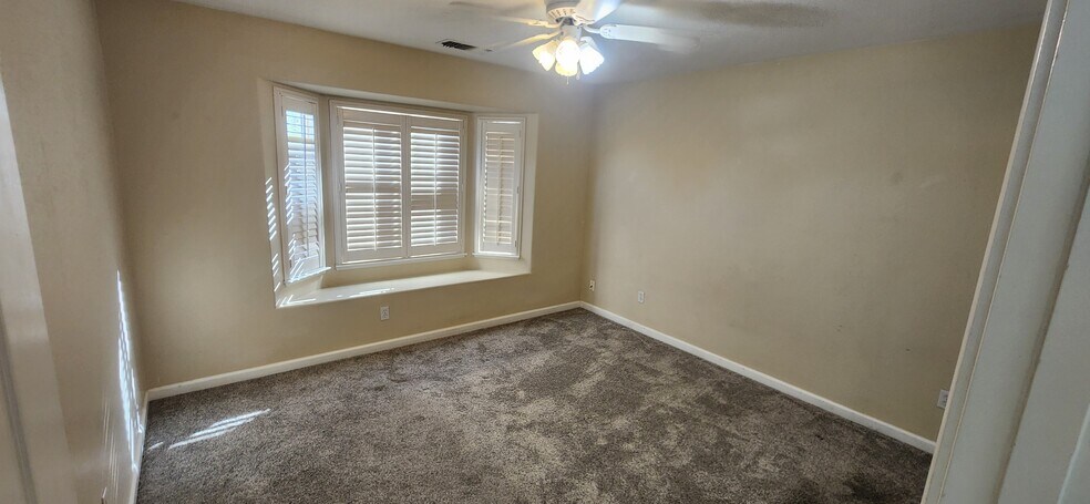 Building Photo - 267 W Springer Dr