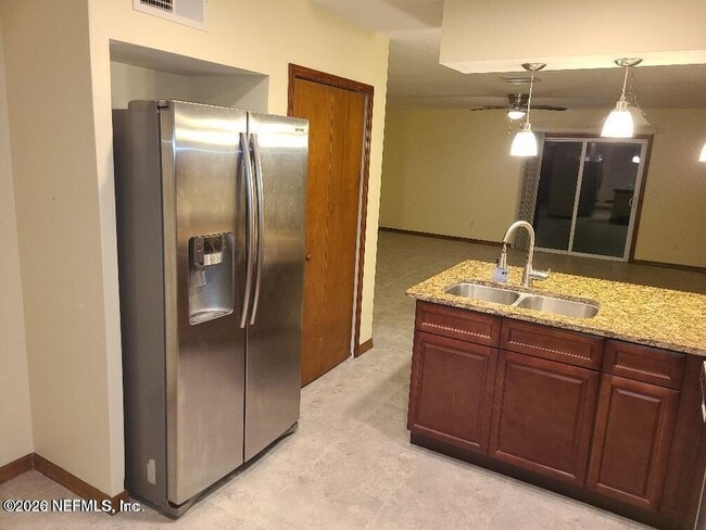 Building Photo - 5673 Bennington Dr