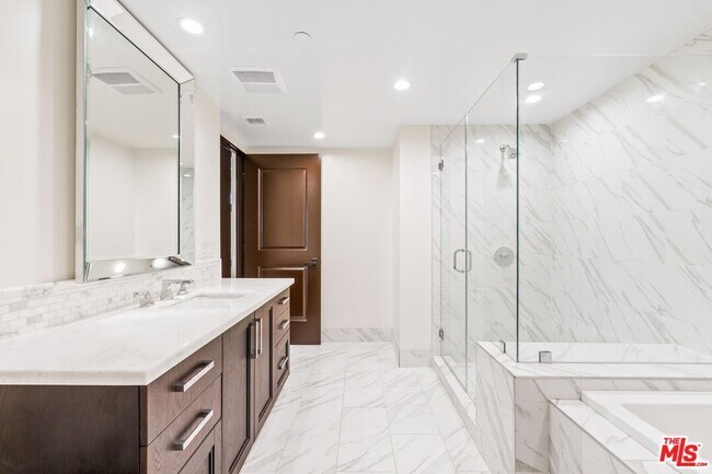 Building Photo - 10647 Ashton Ave