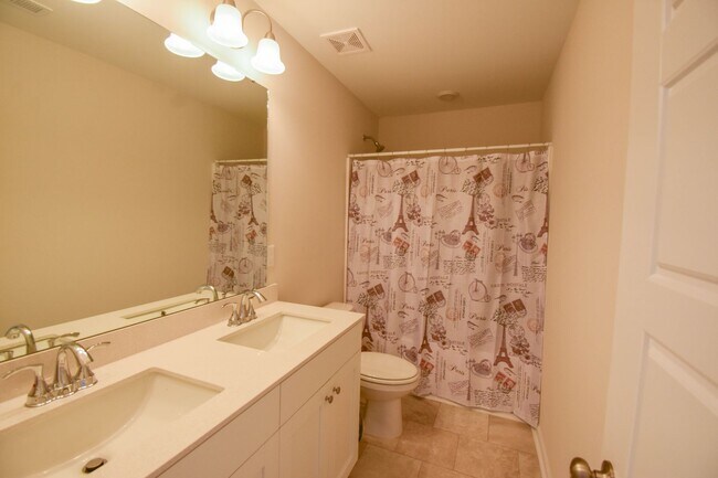 Building Photo - 3 Bedroom 2.5 Bathroom- Built in 2024!