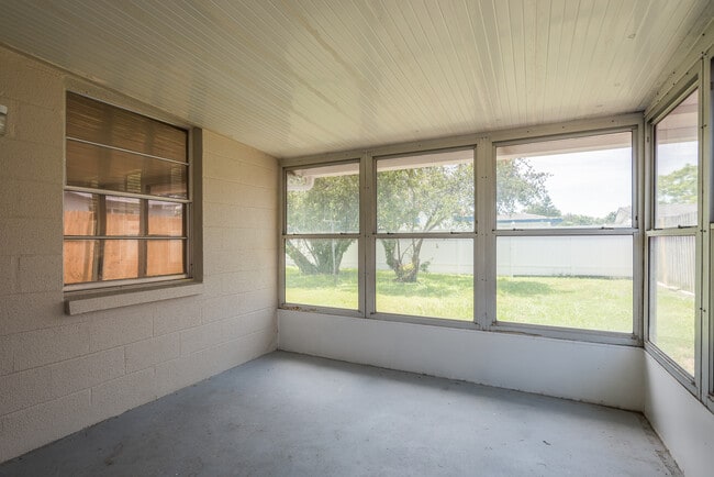 Building Photo - 5646 Festivo Dr