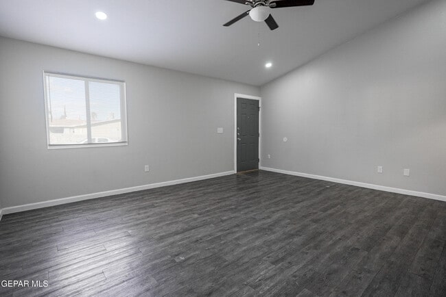 Building Photo - 8761 Lawson St