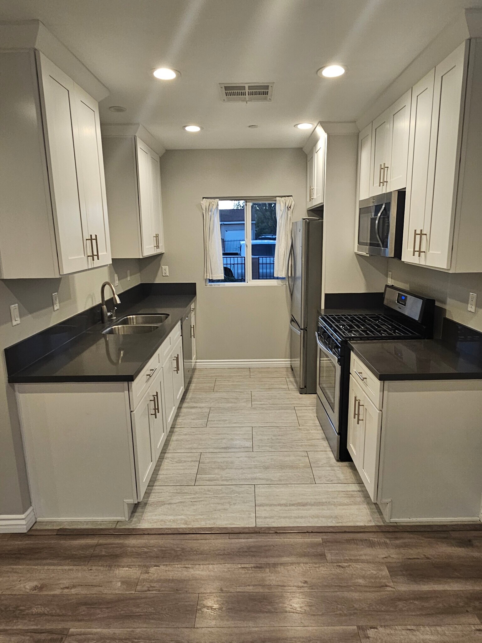 Building Photo - 7544 Denny Ave