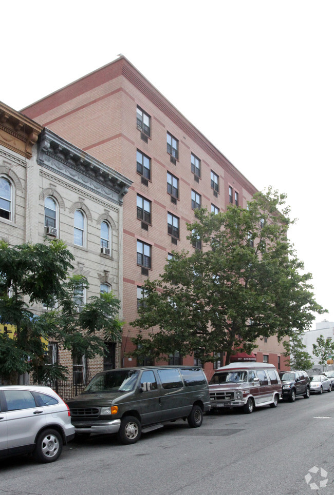 knickerbocker apartments new york city