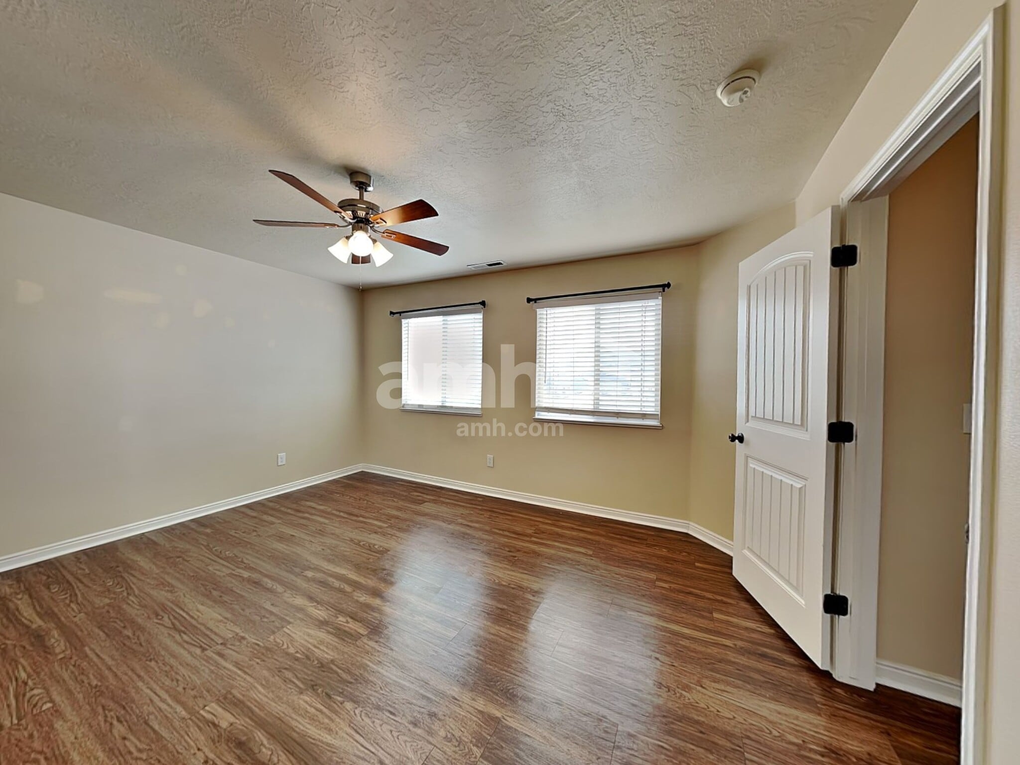 Building Photo - 4808 Addison Ave