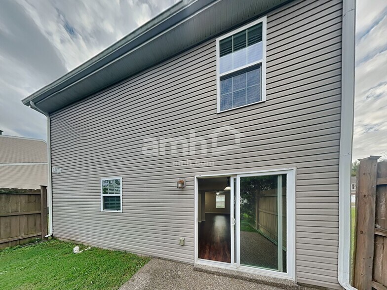 Building Photo - 1028 Daniel Ln