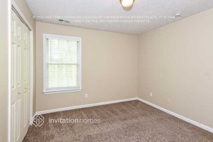 Building Photo - 3018 Cranbrook Walk