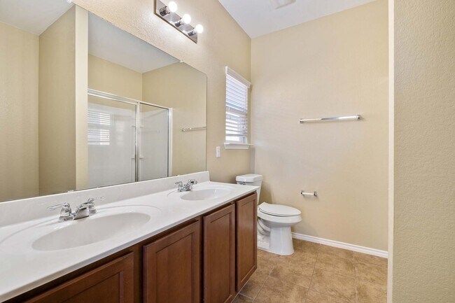 Building Photo - Glowing 3 Bedroom, 2 Bath Home Near Walter...