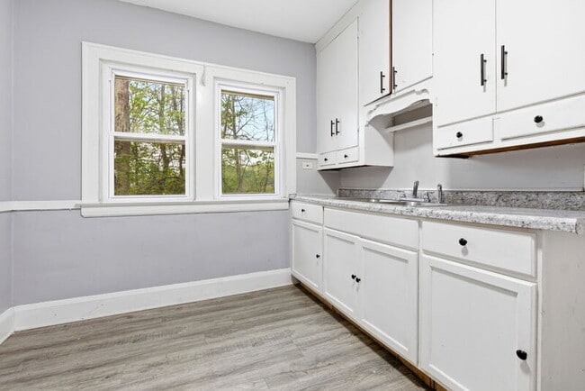 Building Photo - 11617 Forest Ave