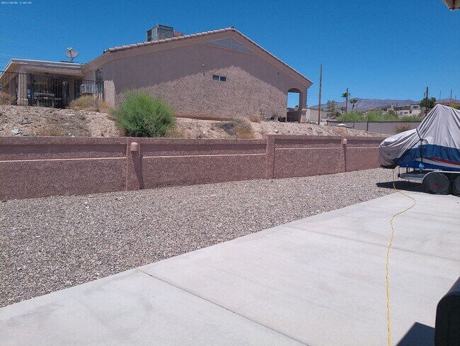 Building Photo - 3501 Iroquois Dr