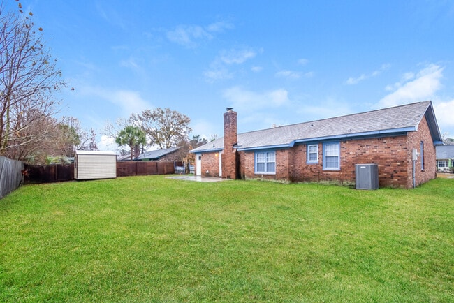 Building Photo - 108 Totem Ct
