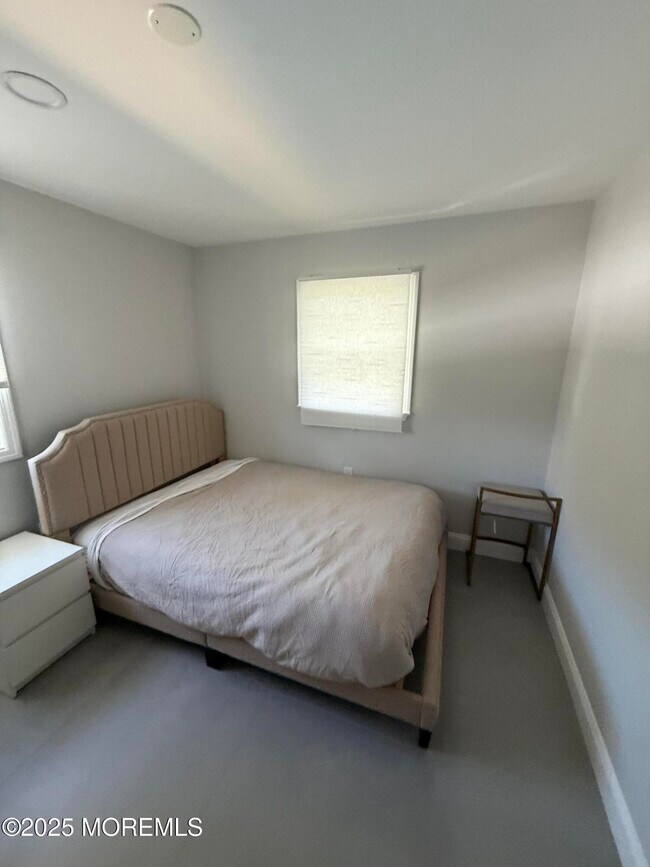 Building Photo - 445 Slocum Pl