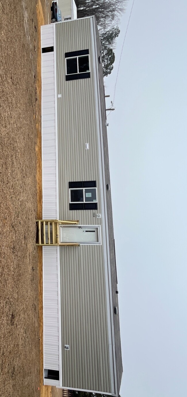 Building Photo - 1054 Meekins Rd