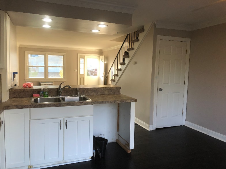 Building Photo - 33609 N Evergreen Dr