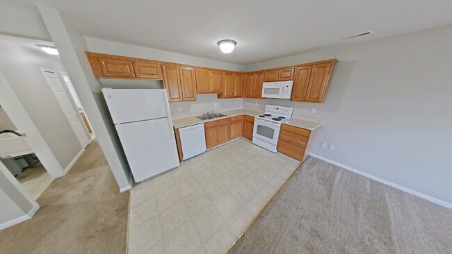 Building Photo - 33550 Utica Rd