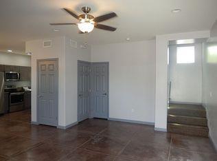 Building Photo - 3402 E Flower St