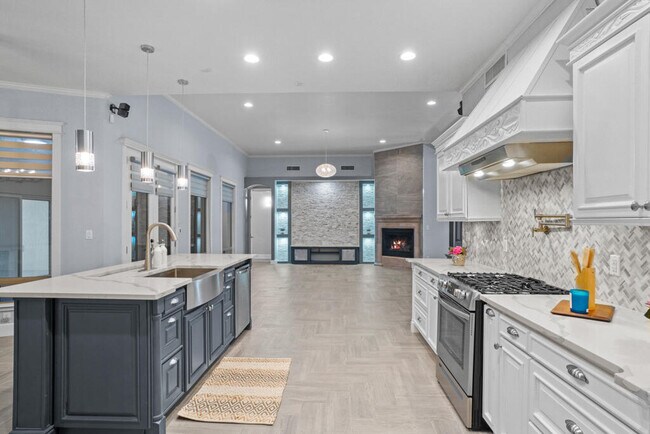 Building Photo - 6464 Snowheights Ct