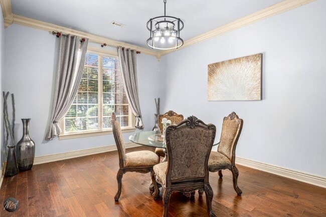 Building Photo - 5106 S Sloan Cir