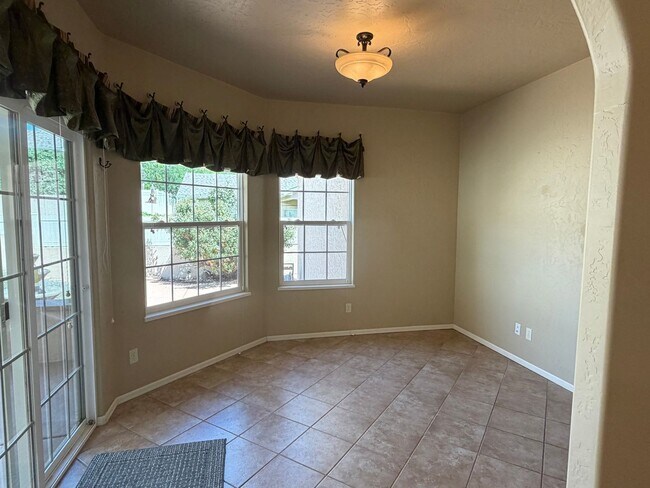 Building Photo - 1825 Venetian Dr
