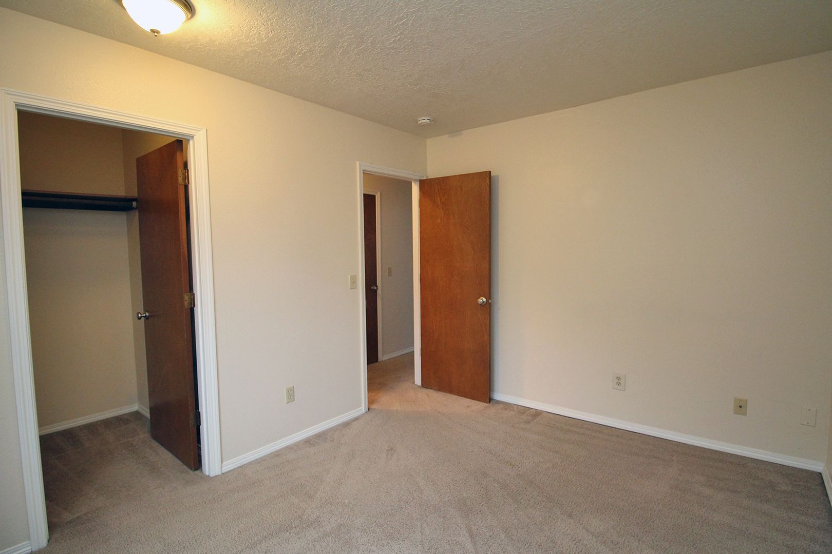 Building Photo - 3805-3805 SE Cesar Estrada Chavez Blvd