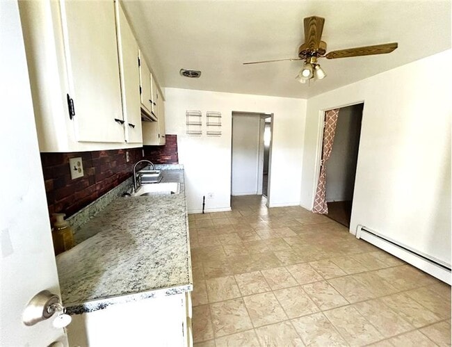 Building Photo - 301 Martin Ave