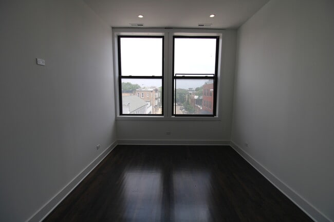 Building Photo - 1474 N Milwaukee Ave
