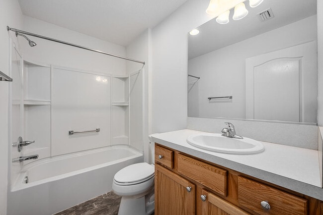 Building Photo - 1329 Paradise Dr