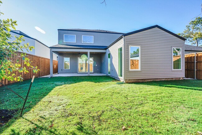 Building Photo - 1707 Nomas St