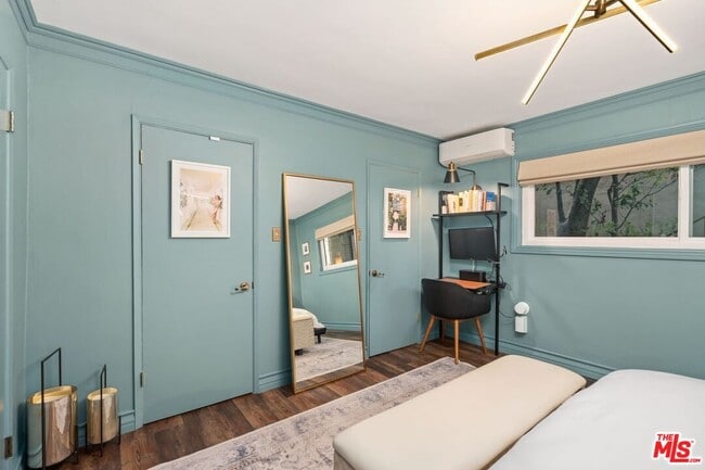 Building Photo - 960 Larrabee St