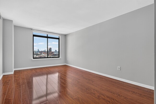 Building Photo - 700 1st St