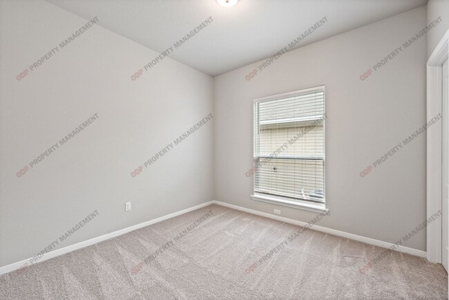 Building Photo - 748 Gingham Trl