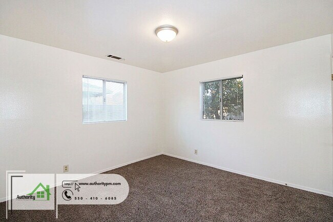 Building Photo - 1108 3rd St