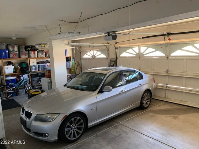 Building Photo - 6283 W Lone Cactus Dr